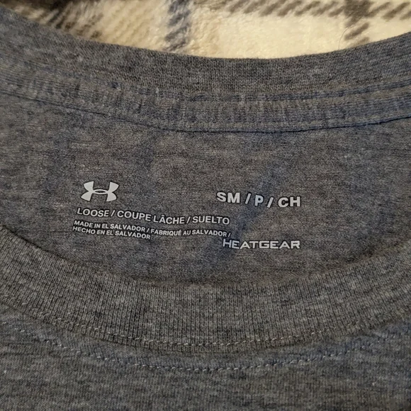 Under Armour small T-shirt - Picture 3 of 5